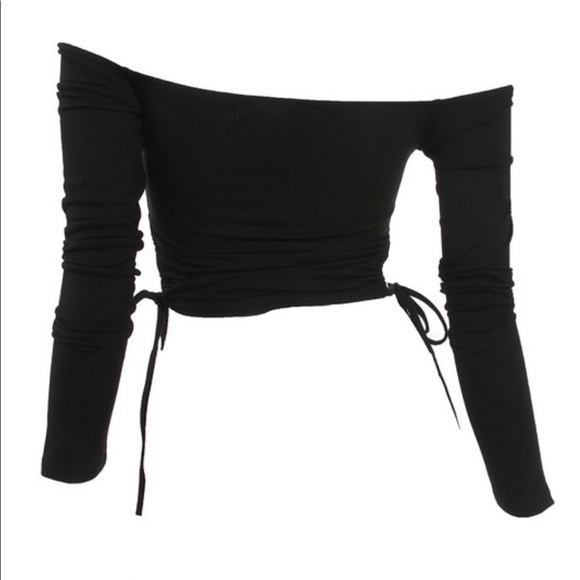 NWT Off shoulder ruched sides long sleeve - Picture 3 of 3